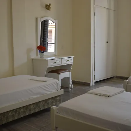 Seafront Aparthotel 3*