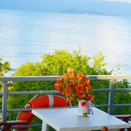 Seafront 3*